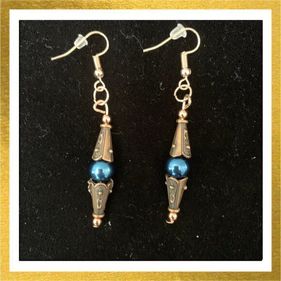 3/$20 Hand Crafted BEADED Dangle HANDMADE Gold EARRINGS - Picture 1 of 1